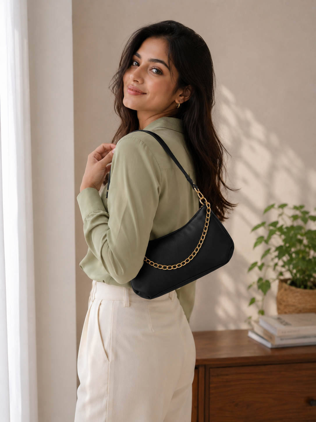 Baguette Shoulder Bag - Black